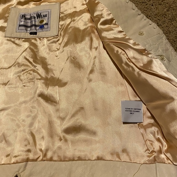 EUC Pioneer Wear Leather Vest Light Tan (Cream) Size Small - Picture 5 of 7